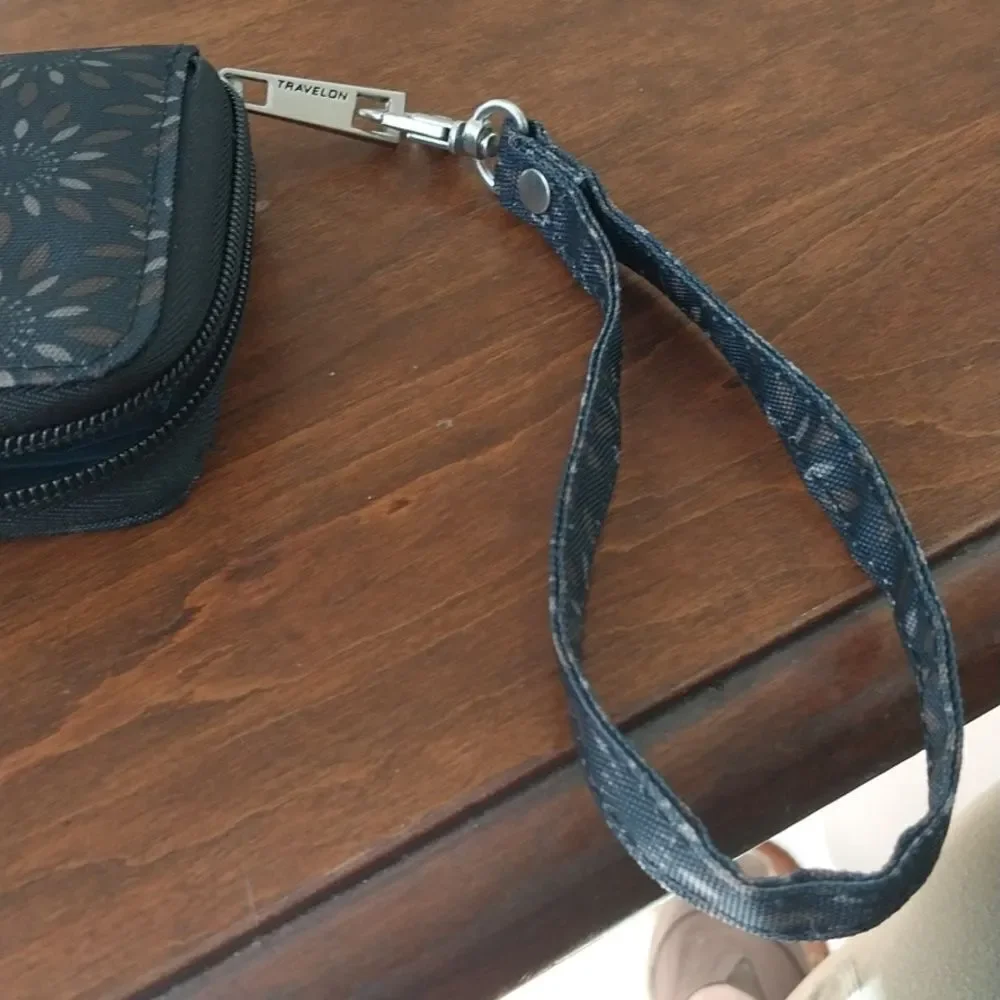 Travelon Black and Gray Floral Wristlet